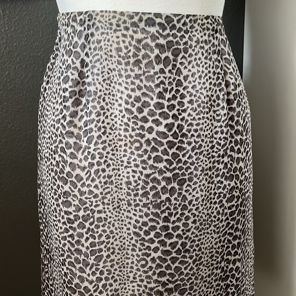 Clio grey cheetah print pencil skirt - Picture 2 of 7